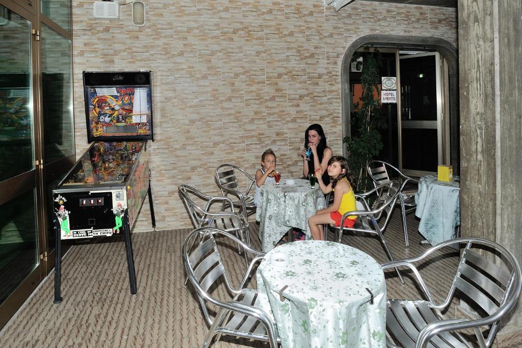 Hotel Lidia Alba Adriatica Esterno foto