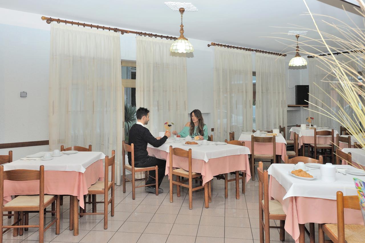 Hotel Lidia Alba Adriatica Esterno foto