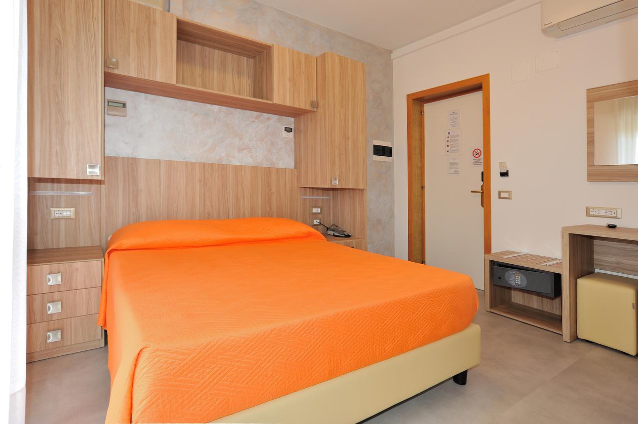 Hotel Lidia Alba Adriatica Esterno foto